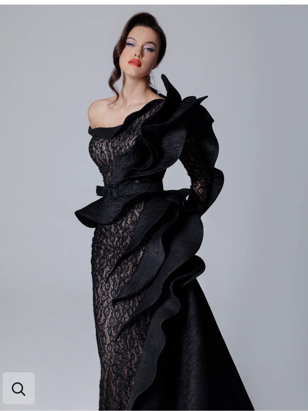 Elegant One-Shoulder Black Lace Ruffle Gown
